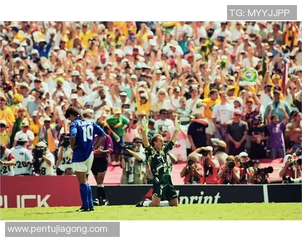 足球明星背影瞬间集锦展现他们的独特魅力与风采